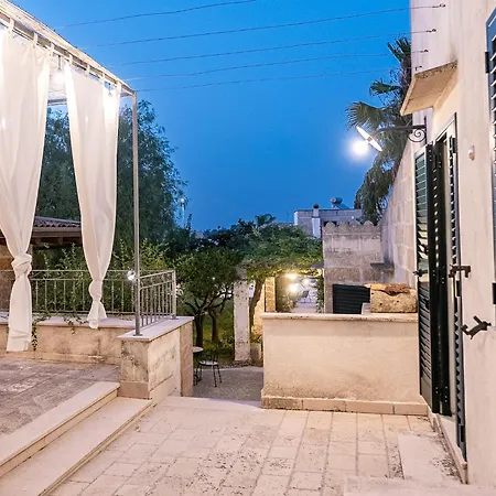 Bed & Breakfast Masseria De Donno 3*